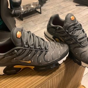 Wore them like 7 times got box still for them